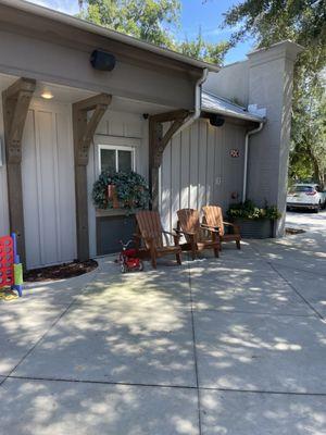 Seating in front of restaurant