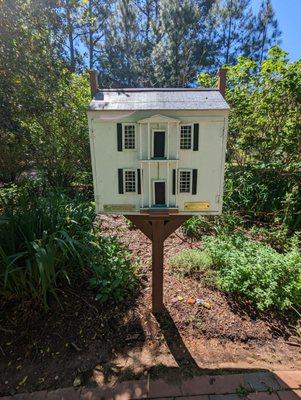 Free little library