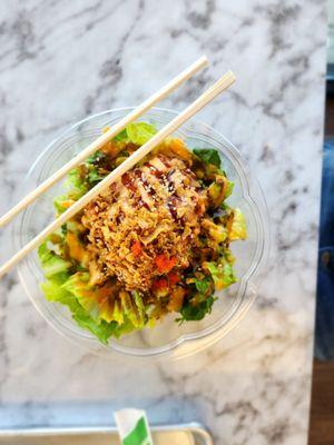 Spicy tuna poke bowl