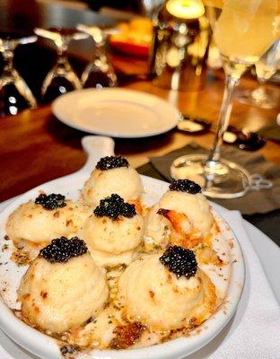 Escargot w/ lobster mashed & caviar