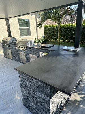 Outdoor Kitchen