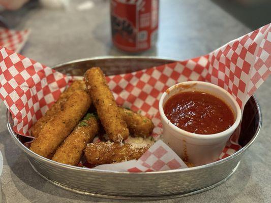 Fried Mozzarella Sticks (6)