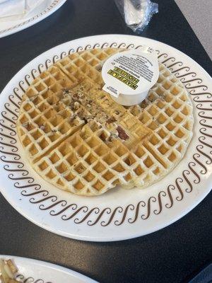 Waffle with pecans