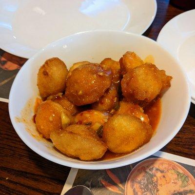 Manchurian idli, nice sauce, mildly spicy, and idli are fried to be crisp