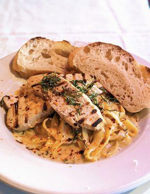 Fettuccine Alfredo with chicken