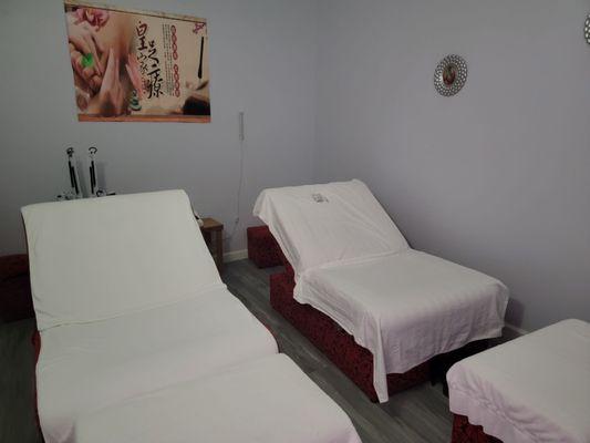 One of the Massage/reflexology rooms