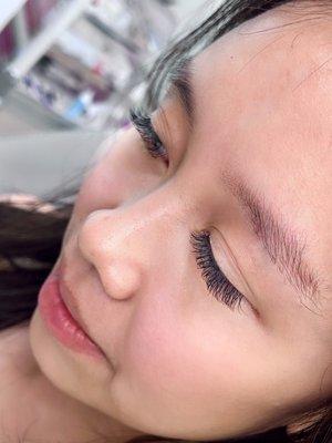 Eyelash extensions (classic full set)