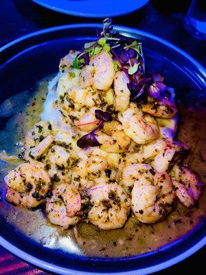 Garlic shrimp paired with Mashed potatoes