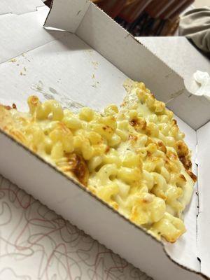 Mac-n-cheese pizza