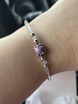 Single bead bracelet