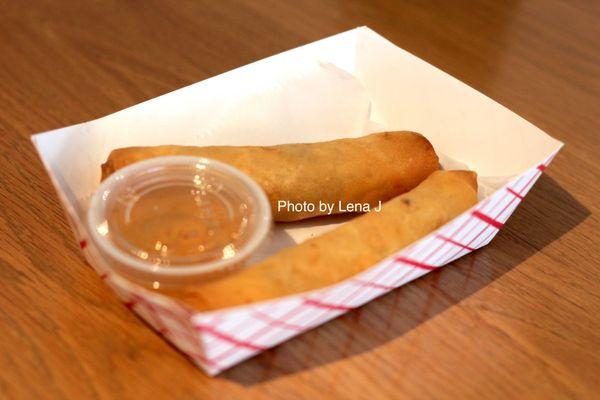 Crispy Roll ($5.75) - Clear noodle marinated tofu, garlic, onion, chives, jicama. Served with housemate sweet tangy sauce