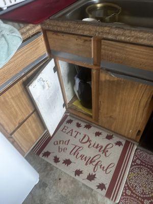 Does your kitchen look like this? Before remodeling pictures.