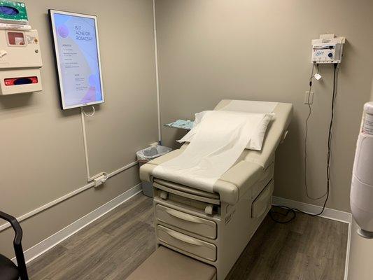 A typical exam room at DSI Woodstock