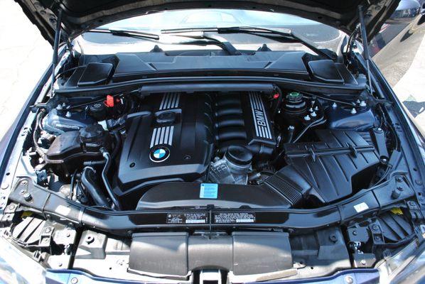 N52 BMW 328i Engine - super clean