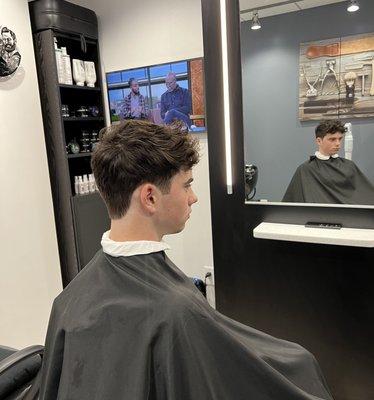 Gentlemen's Best Barbershop Young Man's (11 - 17 Years) Haircut! 

#Barbershop
#Rockville