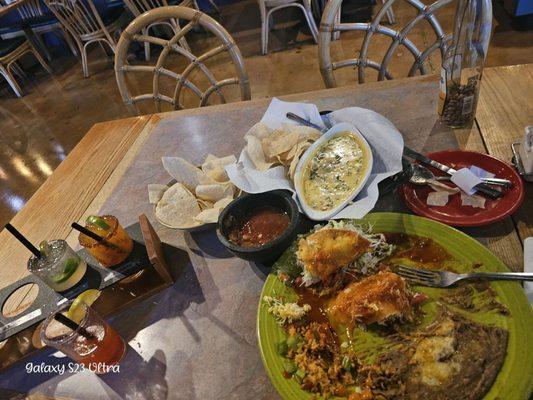 Taco/Enchilada plate and margarita sampler