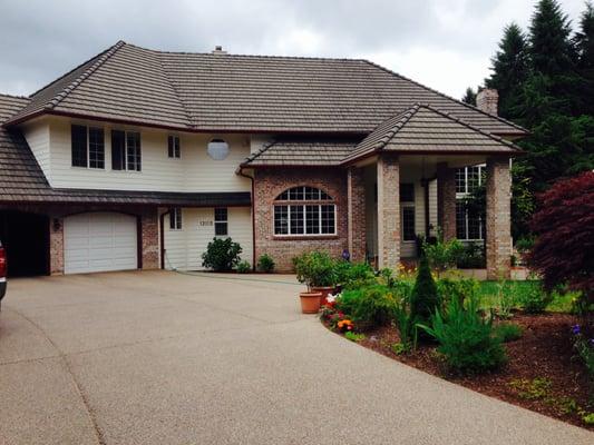 6" Gutters with 3 x 4 Downspouts - Colonial Red