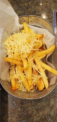 Garlic parmesan fries