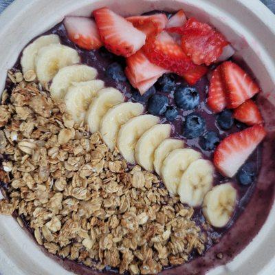 Acai Berry Bowl, added strawberries