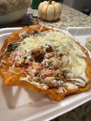 Taco salad bowl with pork carnitas