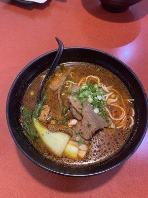 Spicy beef noodle soup