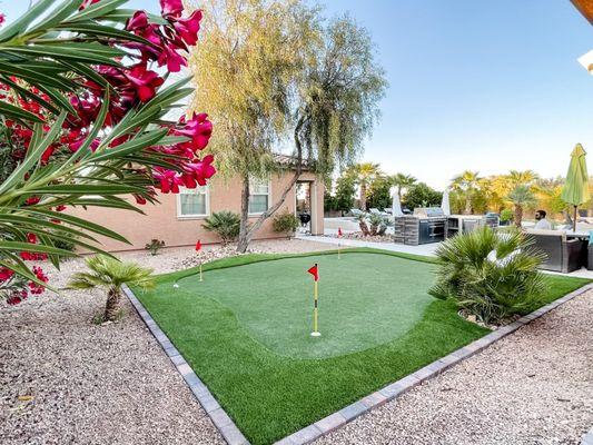 Putting green and fringe with nice clean paver border