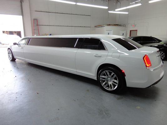 10Pass Chrysler (300) Limo