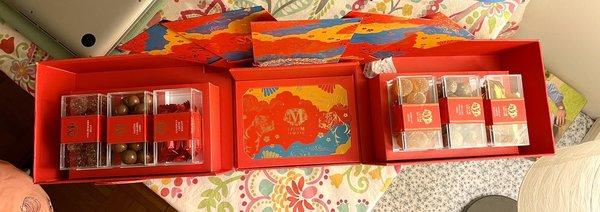 Lunar New Year Tiger Gift Set - assortment of candy - 2022 edition