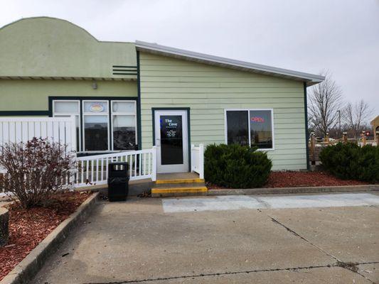 Outside dining and entrance