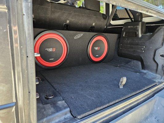 2020 Jeep Wrangler JL dual cerwin Vega 12" Sub box