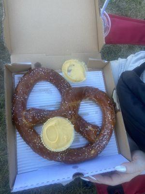 That's a pretzel the size of a medium pizza!