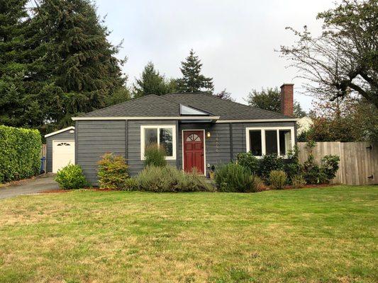 Seahurst home (West Burien) in move-In condition.