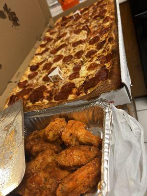 Gigante Pizza large wings