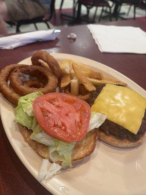 Cheeseburger with Onion Rings