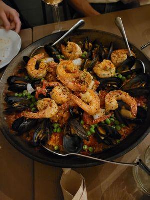 Seafood paella