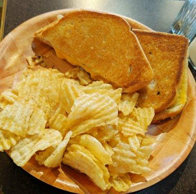 Grilled cheese and chips