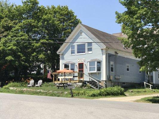 The outside of Round Pond Coffee, taken from the street