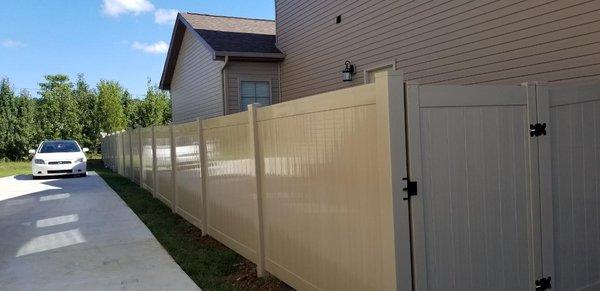 Bigfoot Fence Company - fence contractor -Fence Company - fence repair - wood fences - Tennessee