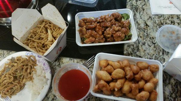 Sweet and sour chicken, General Tso's chicken and chicken lo mein.