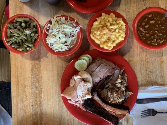 Meat sampler, green beans, cole slaw, Mac n cheese, baked beans