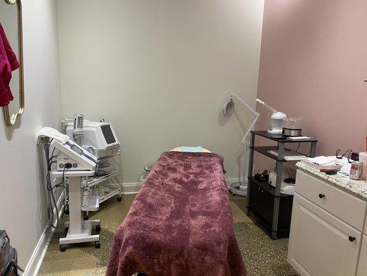 Traveling esthetician and body contouring specialist now has a permanent space in Algonquin!