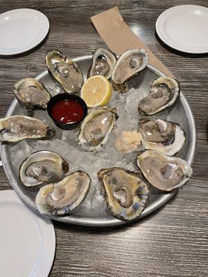 Shucked oysters