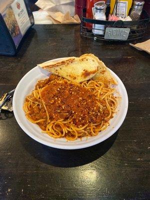 Best Spaghetti with meat sauce in town. It's been a while I haven't had a real good . Definitely I'll be back for more.