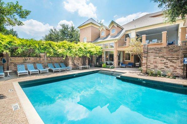 Swimming pool at The Brownstones Apartments in Dallas, Texas.