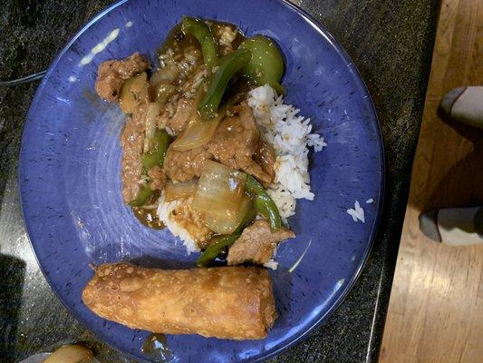 Beef with peppers with egg roll