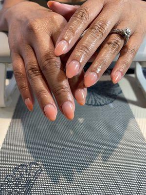 Short almond ombre nails