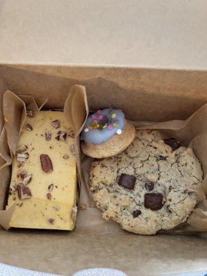 Raw pumpkin cheesecake (yum!), mini Blue Moon Donut (ok), chocolate chip cookie (ok)