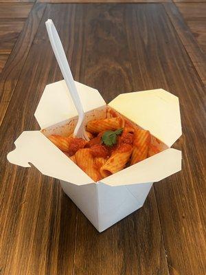 Rigatoni pasta with Tomato Marinara