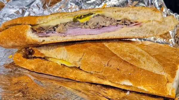 Cubano. Lacked sauce. Dry.