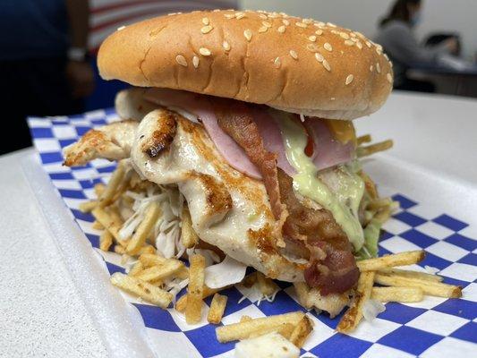 Hamburguesa con filet de pollo